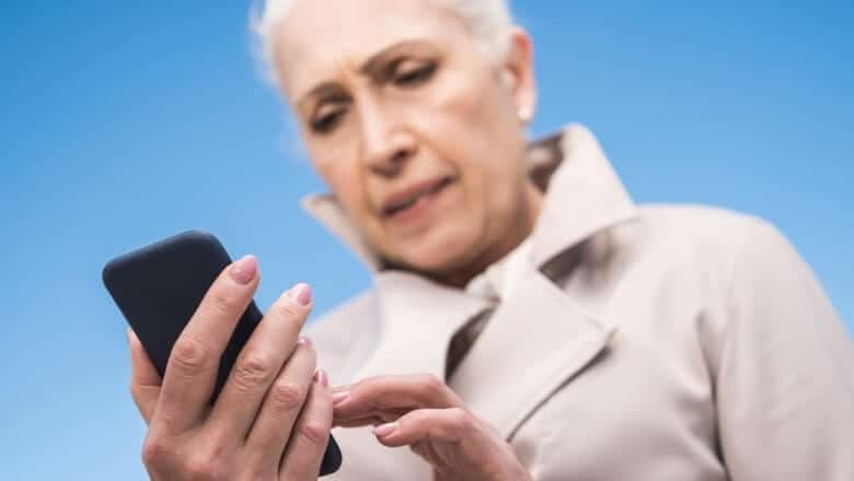 Empresa de saúde brasileira inova com enfermeira virtual e app para os idosos