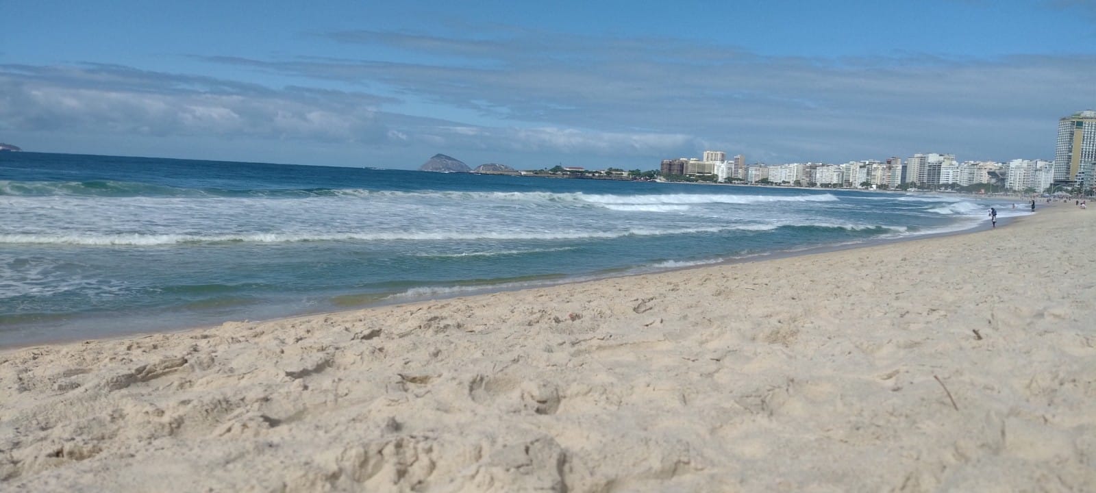 Sol aparece timidamente na Zona Sul do Rio e frio permanece