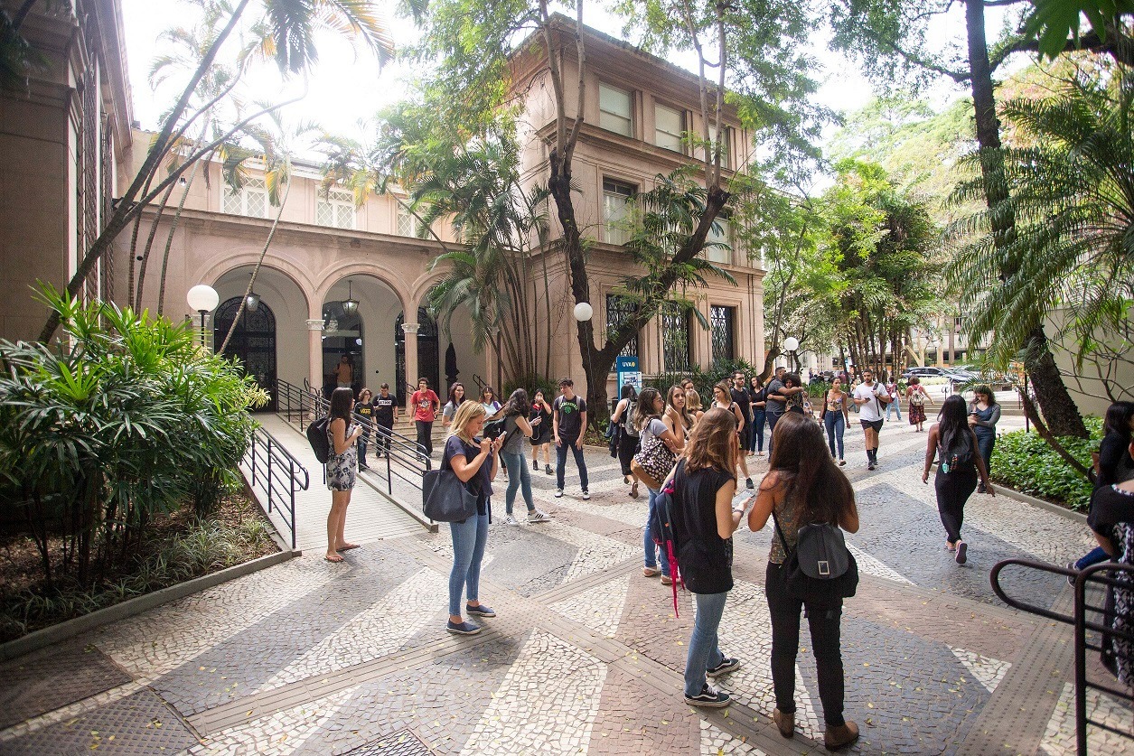 Universidade Veiga de Almeida oferece sala para aleitamento materno e incentiva doação de leite