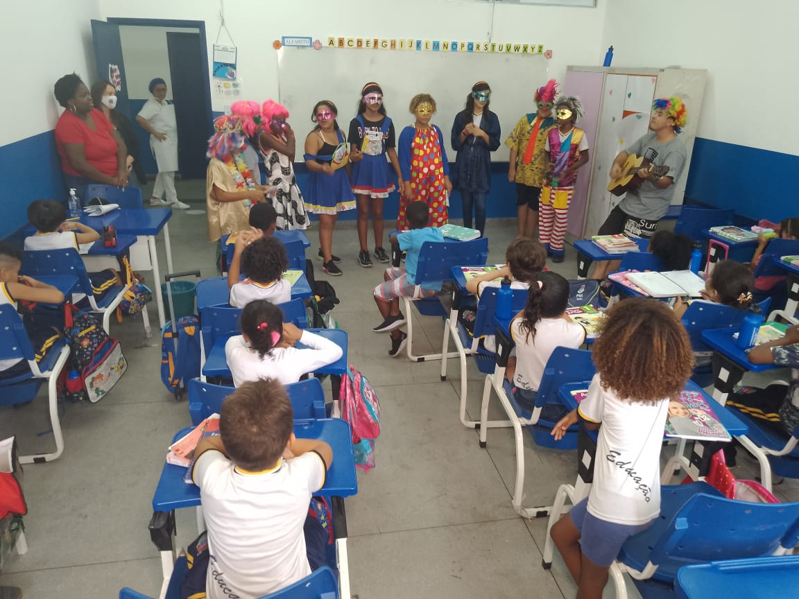 Alunos da rede pública de Itaguaí criam curta-metragem, peças teatrais, artesanato e espetáculos de música e circo