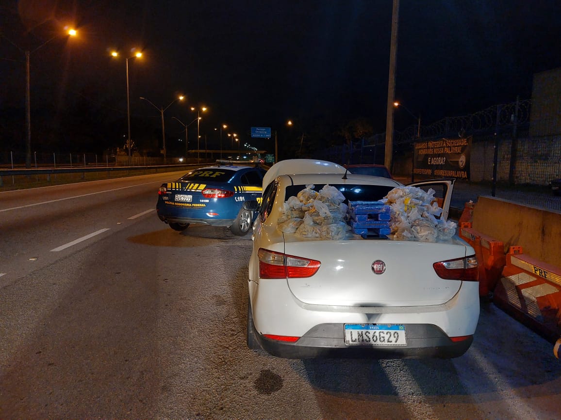 carro com 17kg de drogas em SG