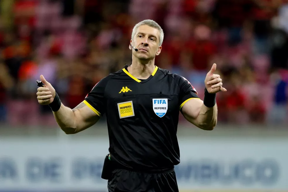 Daronco comete erro na súmula de Ponte Preta e Vasco