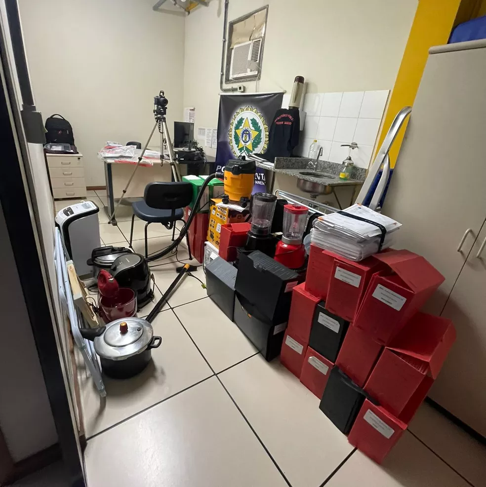 Equipamentos apreendidos na casa do secretário de Desenvolvimento Social de Sumidouro