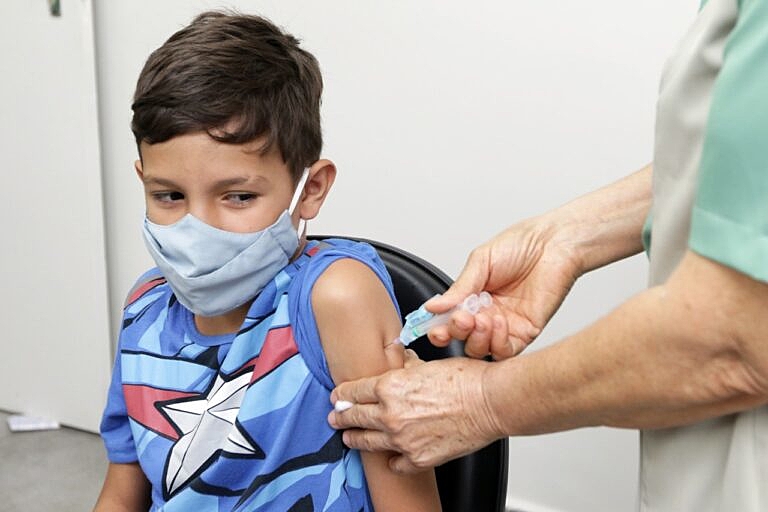 crianças vacinação