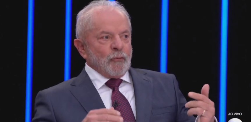 Lula fala de Flamengo e Vasco durante entrevista