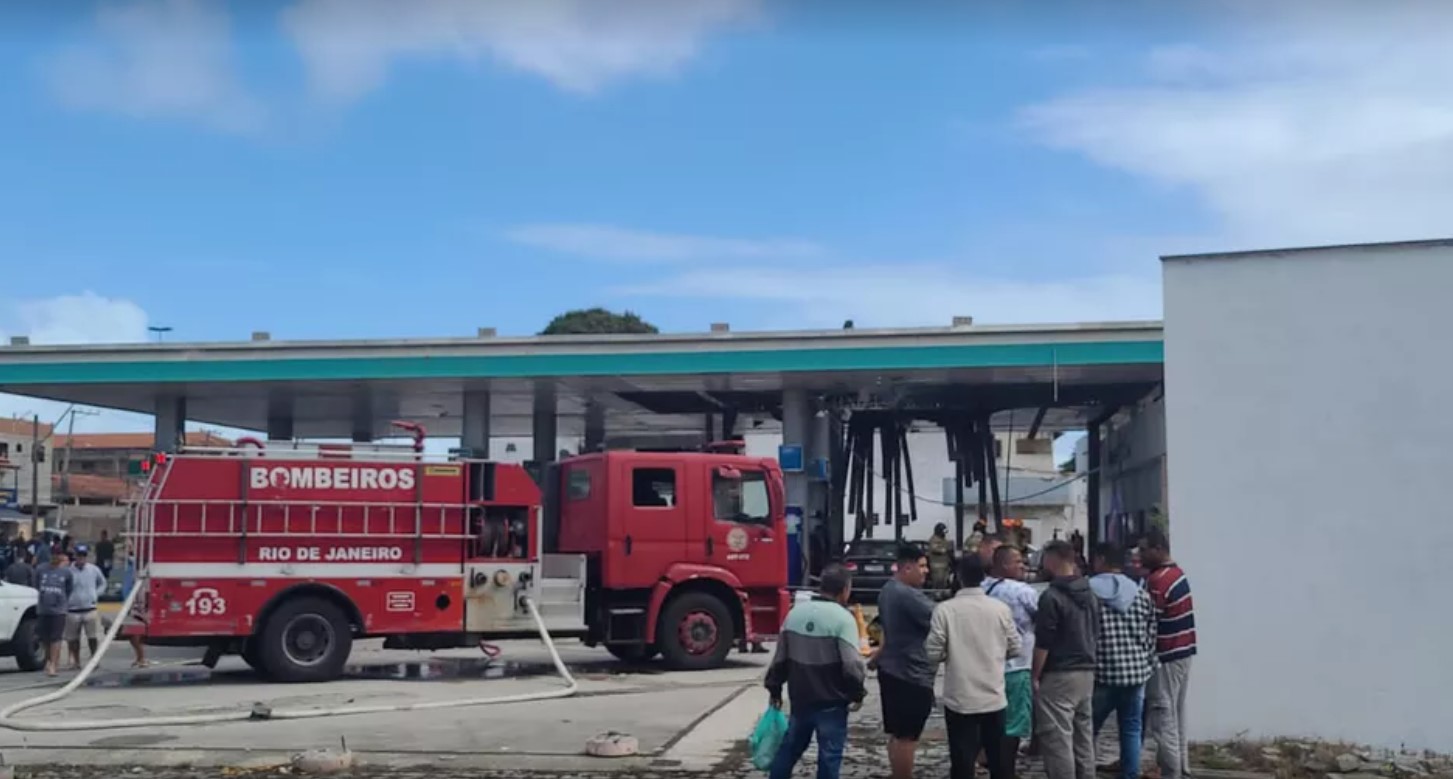 posto de gasolina morte frentista