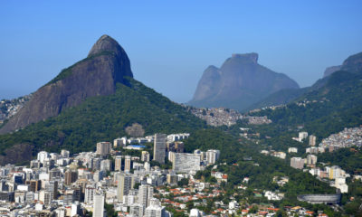 Morro Dois Irmãos com a Pedra da Gávea