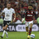 Gabigol e Renato Augusto no jogo Flamengo x Corinthians