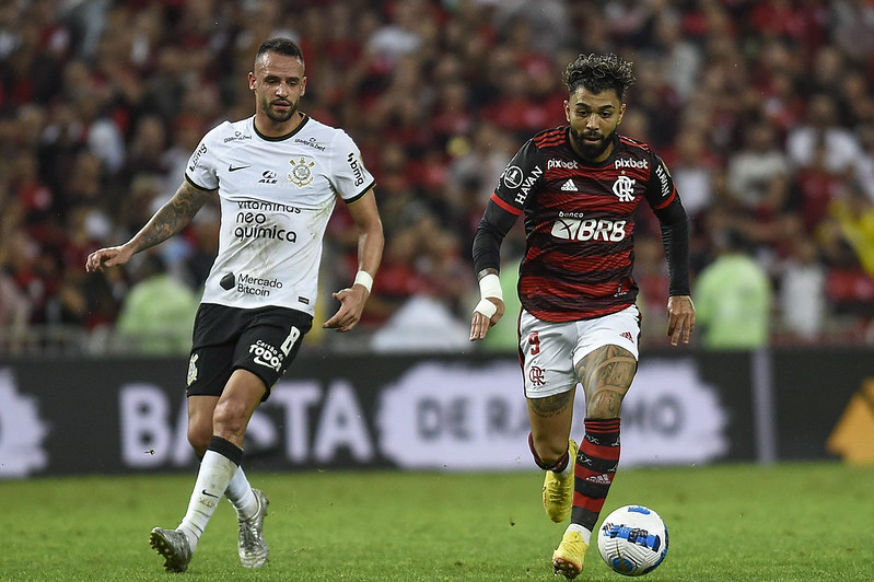 Gabigol e Renato Augusto no jogo Flamengo x Corinthians