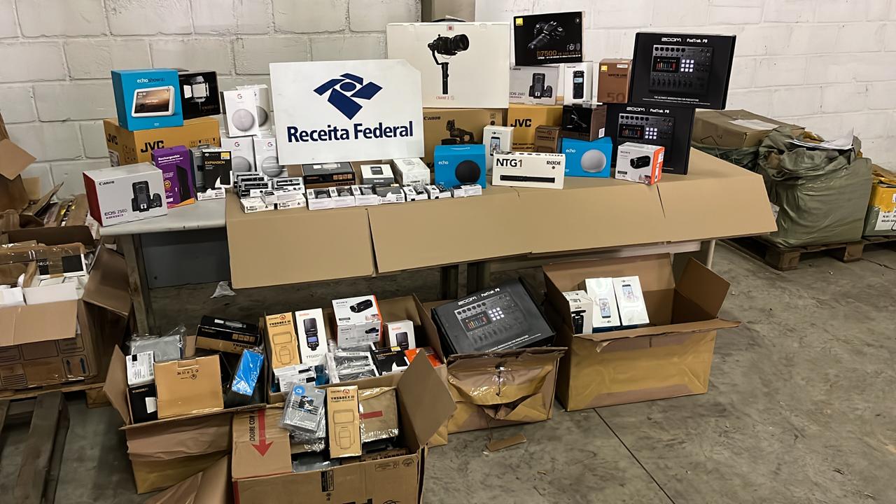 Receita Federal apreende cerca de R$ 200 mil em eletrônicos