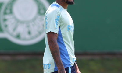 O jogador Jailson, da SE Palmeiras, durante treinamento, na Academia de Futebol. (Foto: Cesar Greco)