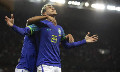Pedro comemora gol pelo Brasil