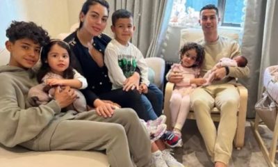 Cristiano Ronaldo ao lado família
