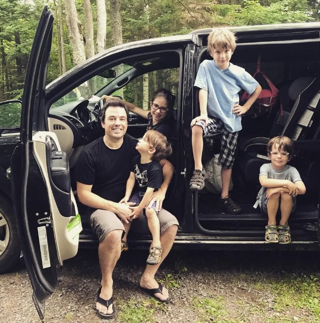 Família visita diversos países para ampliar a busca por memórias visuais