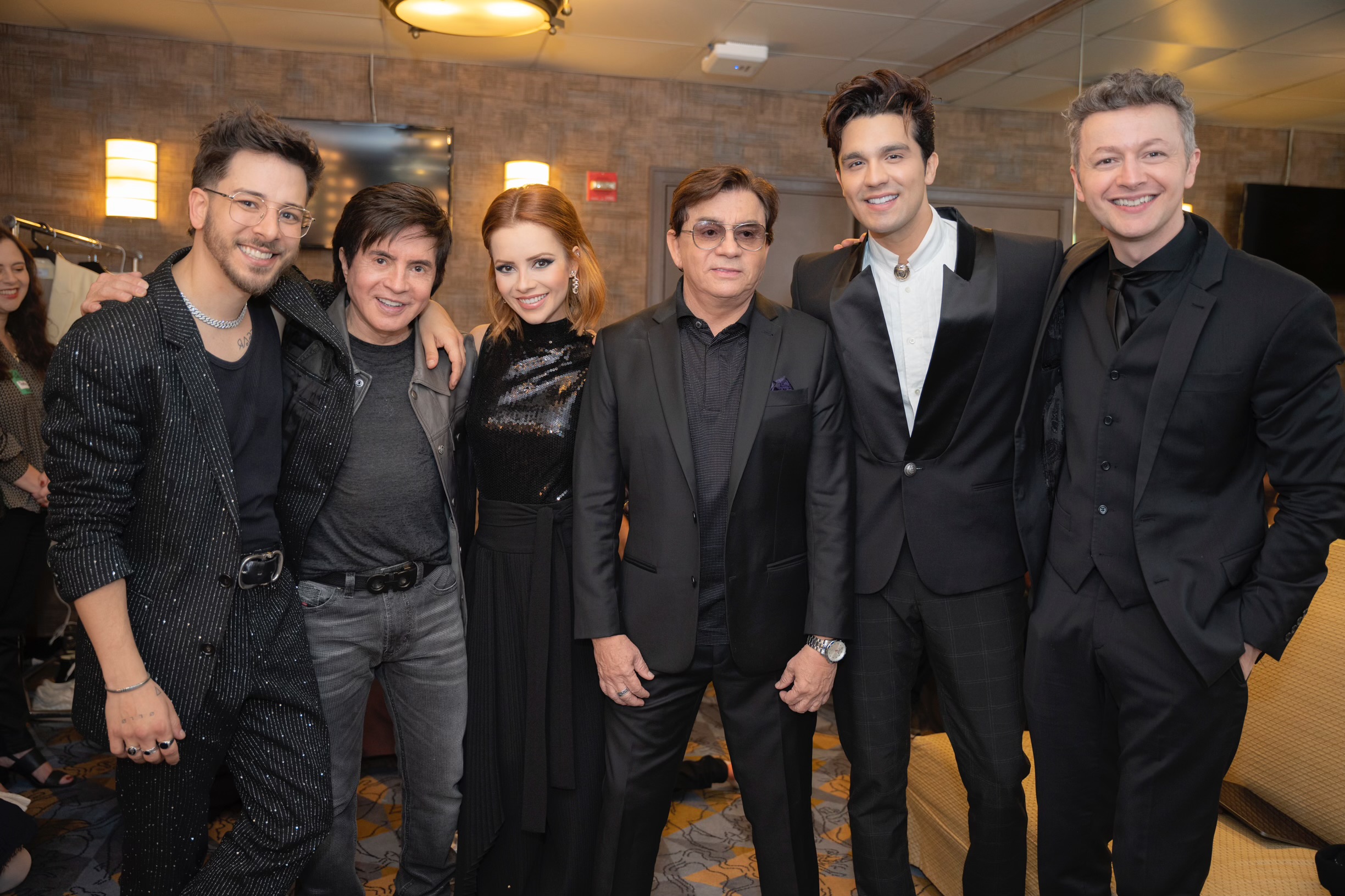 Chitãozinho e Xororó gravam audiovisual no templo da música 'Radio City Music Hall', em NY