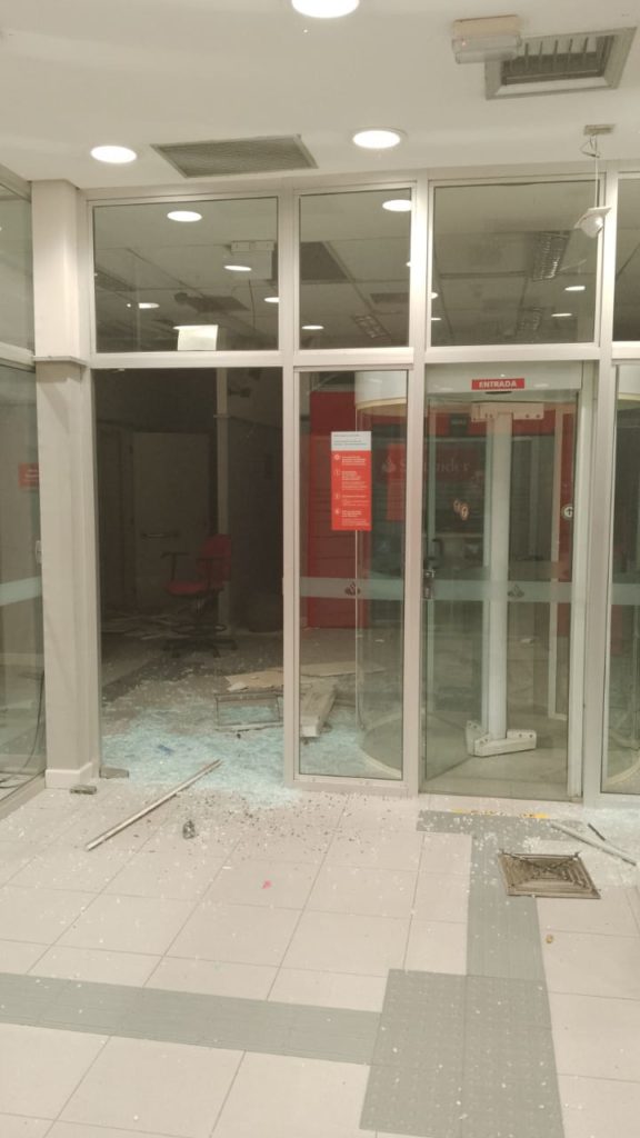 Agência do Santander é alvo de criminosos em Jacarepaguá