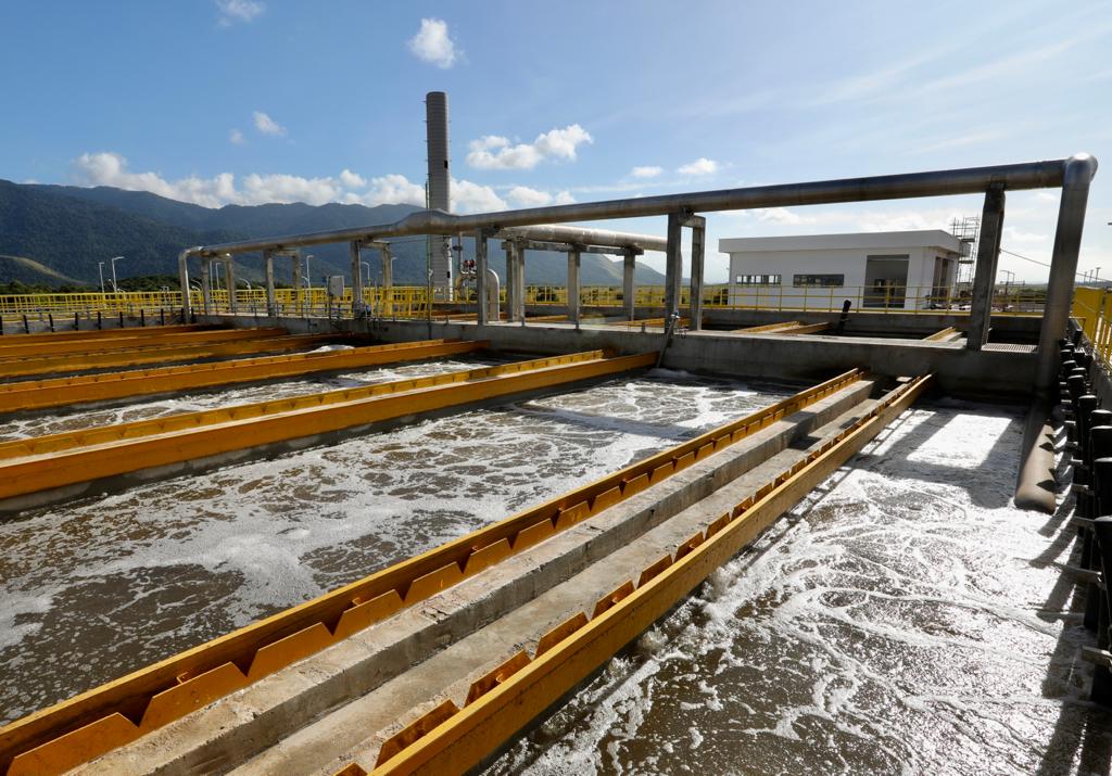 Estação de tratamento de esgoto em operação no bairro de Bangu