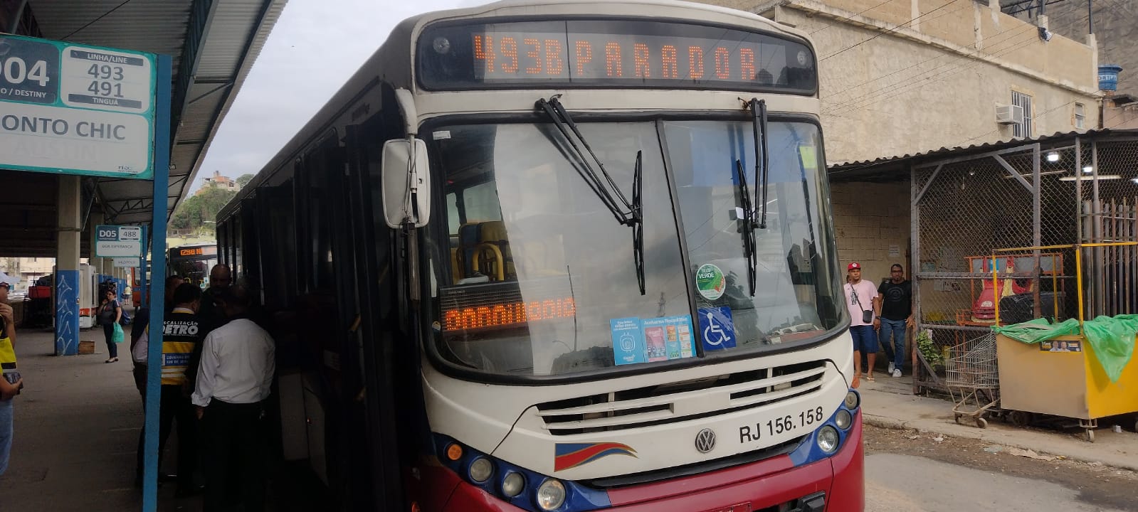 Ônibus recolhido em operação do Detro no Centro do Rio