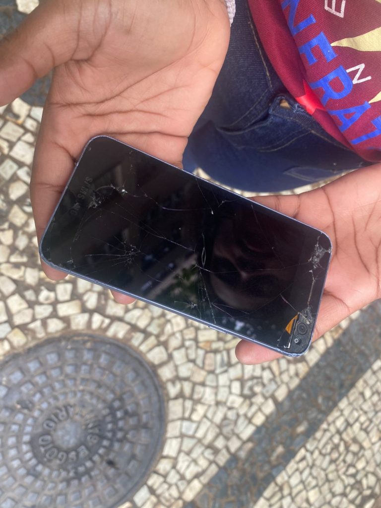 Laura Brito foi vítima de racismo por dona de loja em Copacabana