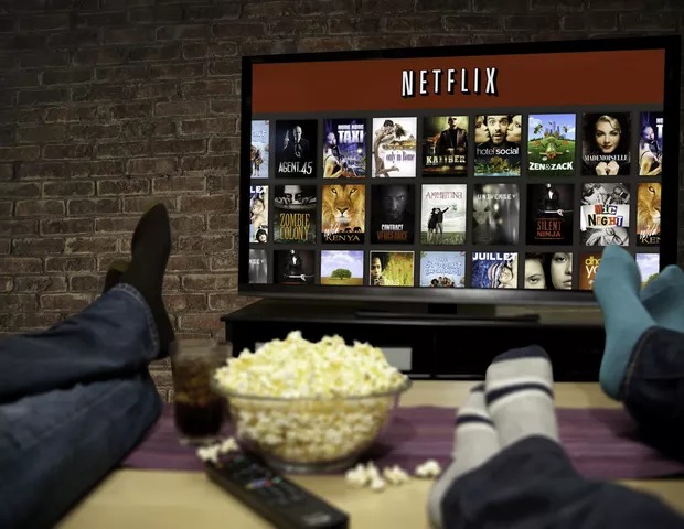 Maratonar séries pode fazer mal à saúde, explica especialista