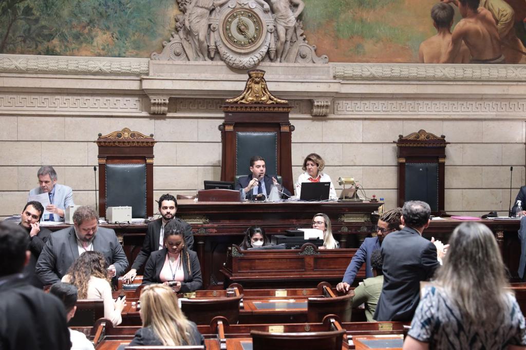 Câmara do Rio aprova projeto que prevê a implantação do piso nacional dos agentes de endemias