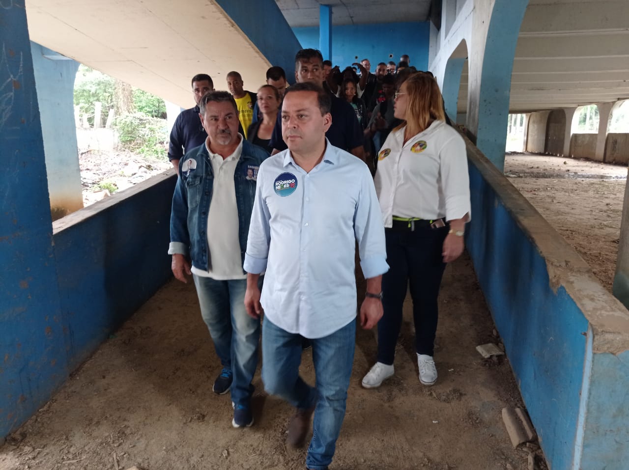 Rodrigo Neves visita Ciep abandono em Nova Iguaçu