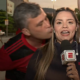 Torcedor do Flamengo beija repórter da ESPN Jéssica Dias