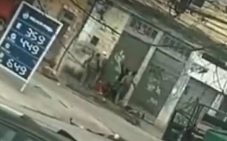 agentes do Bope flagrados agredindo mototaxistas no Morro do Dezoito