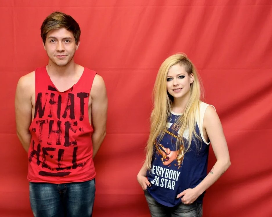Avril Lavigne e fã em Meet & Greet durante turnê no Brasil, em 2014