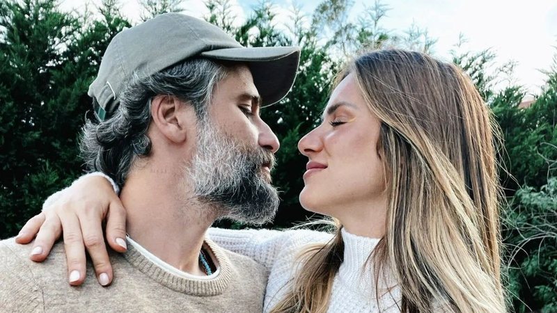 Bruno Gagliasso se declara no aniversário de Giovanna Ewbank