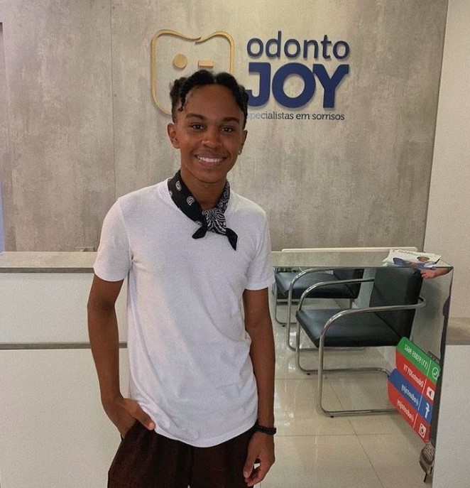 Aos 19 anos, ator que fez Cirilo em Carrossel estreia na Globo