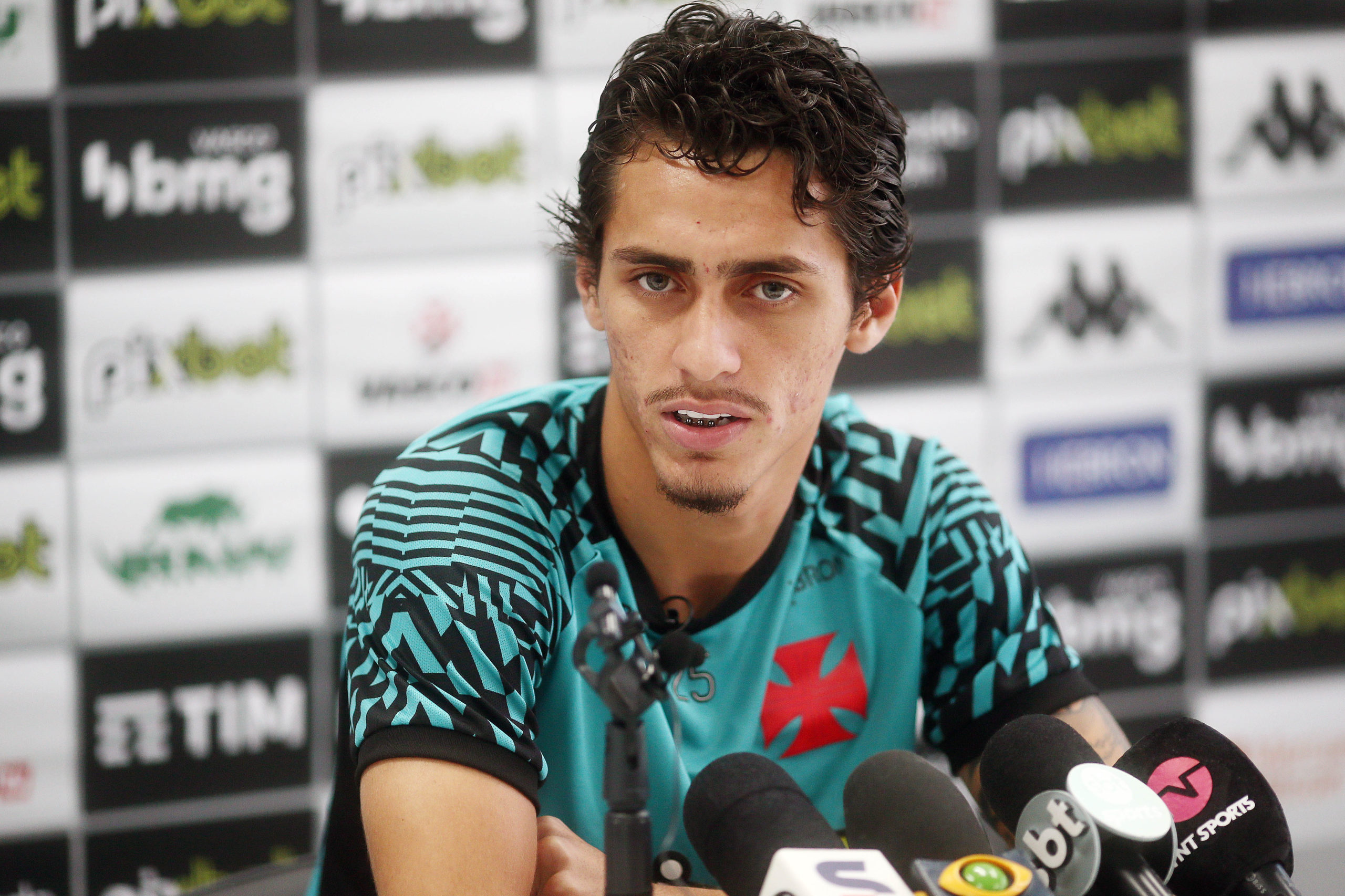 Marlon Gomes em entrevista coletiva no CT Moacyr Barbosa em 13 de outubro de 2022.