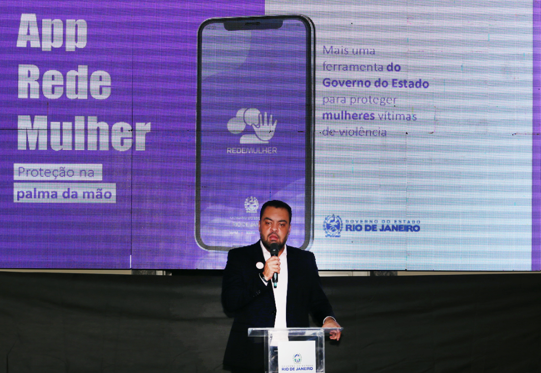 Cláudio Castro no lançamento do aplicativo Rede Mulher