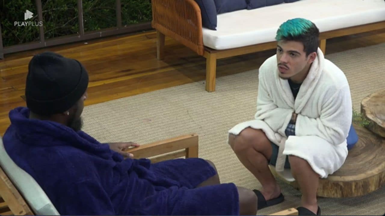 Thomaz Costa conversa com André Marinho em "A Fazenda 14"