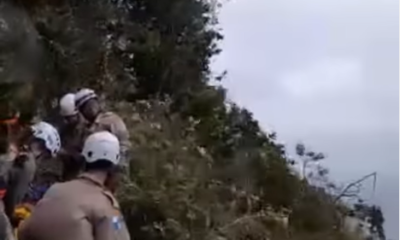 Francês é resgatado de helicóptero após queda em trilha no Pão de Açúcar