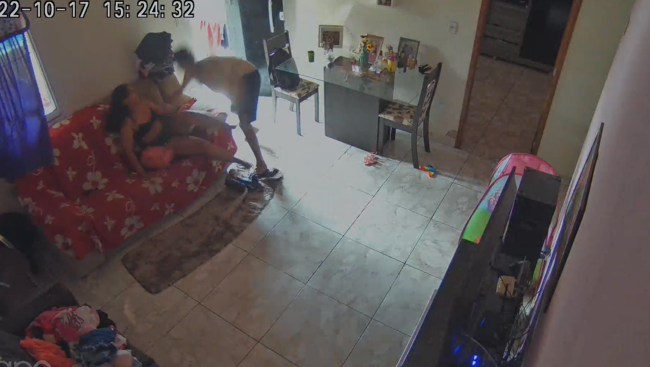 Jovem agride namorada de 15 anos em Nova Iguaçu e acaba preso