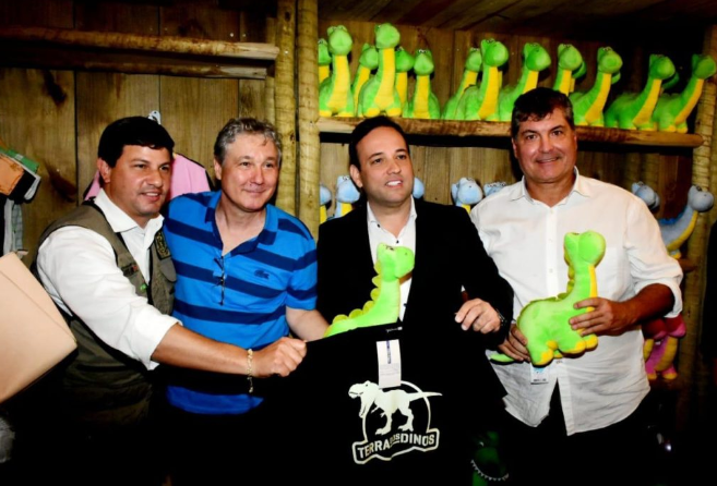 Em entrevista à Rádio Tupi, prefeito de Miguel Pereira fala sobre a inauguração do maior Parque de Dinossauros do mundo