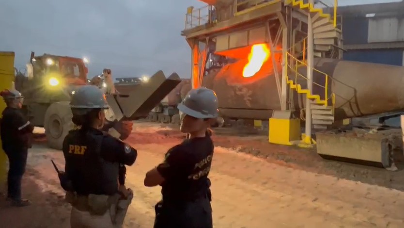 Droga sendo incinerada