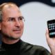 Steve Jobs com o iPhone original