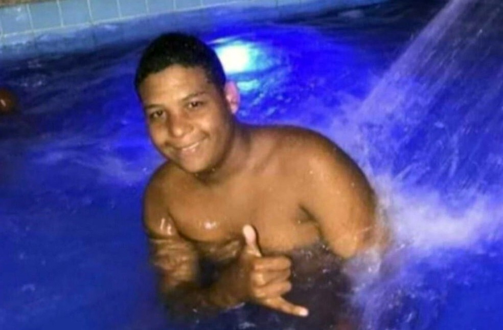 Cauã Neres Chagas, aos 17 anos, foi espancado até a morte e jogado em um rio