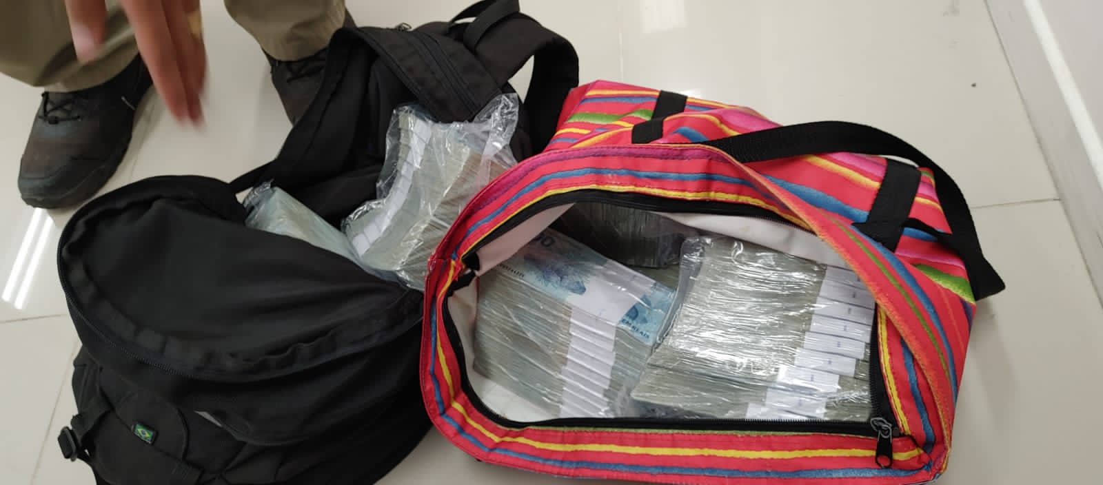 Polícia apreende R$ 1 milhão de dinheiro lavado