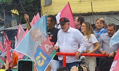 Lula cumpre agenda de campanha no Complexo do Alemão