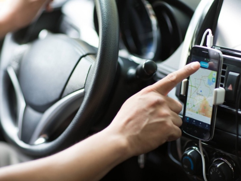 Apps de transporte poderão ser multados em R$ 50 mil por recusar passageiros por discriminação religiosa, racial, orientação sexual e política