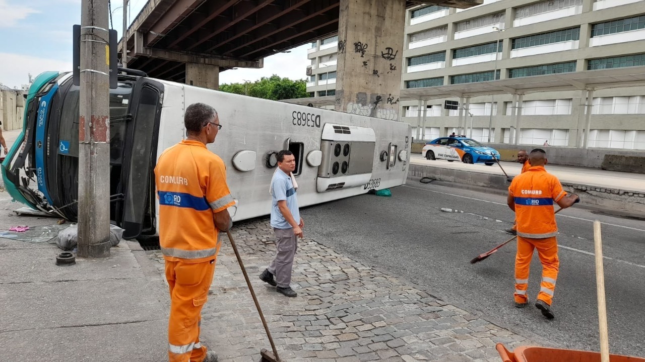 ônibus tombamento avenida brasil