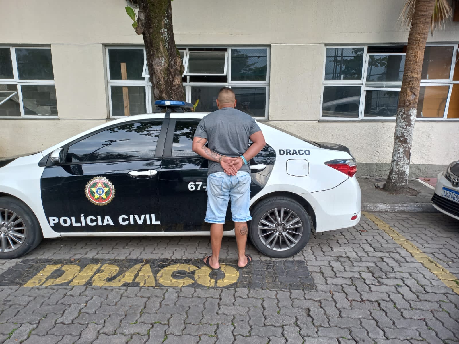 Miliciano "coroa" preso em Curicica