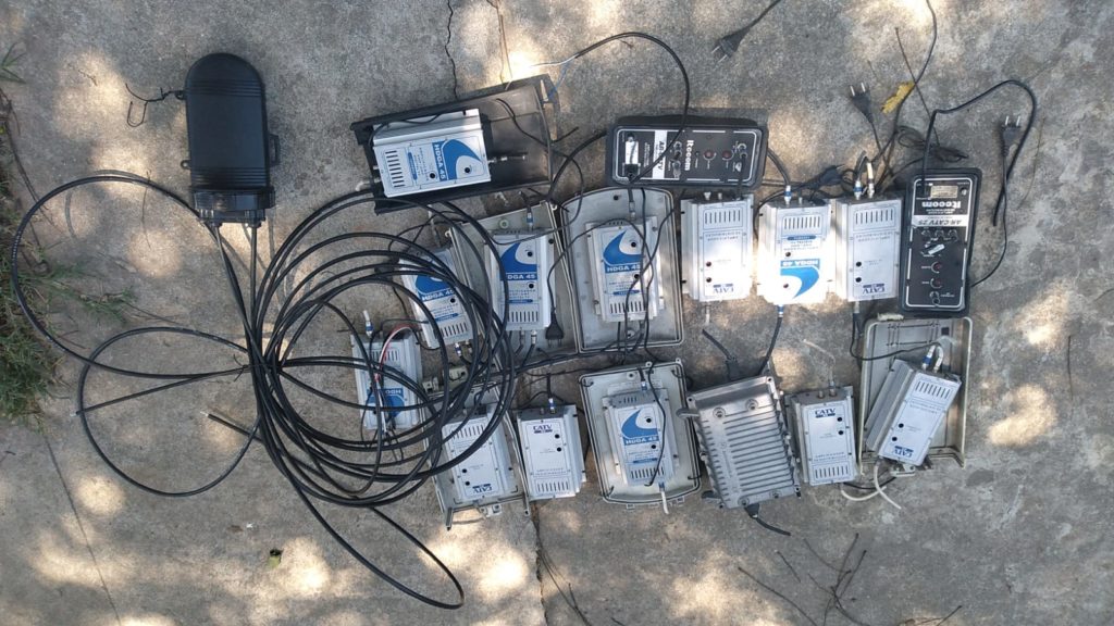 Aparelhos utilizados para disponibilizar internet clandestina