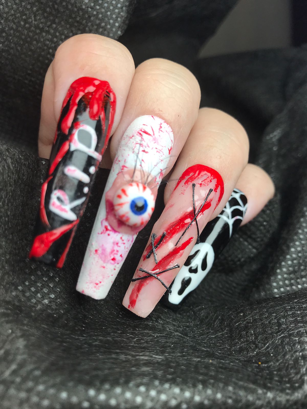 [FOTOS] Veja algumas ideias de 'nail arts' para o Halloween