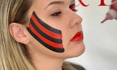 Modelo maquiada em homenagem ao Flamengo