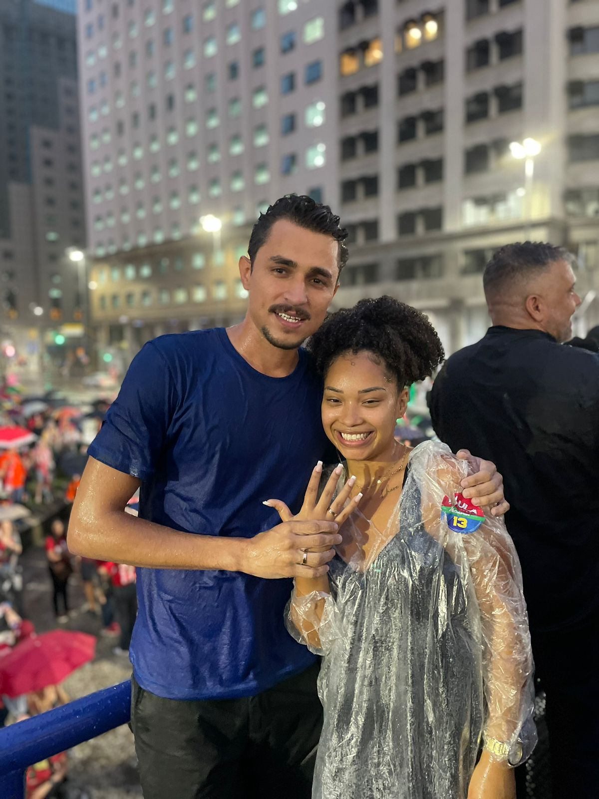 Secretário da Juventude comício Lula