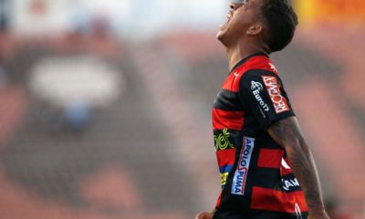 Vinicius comemora gol pelo Ituano